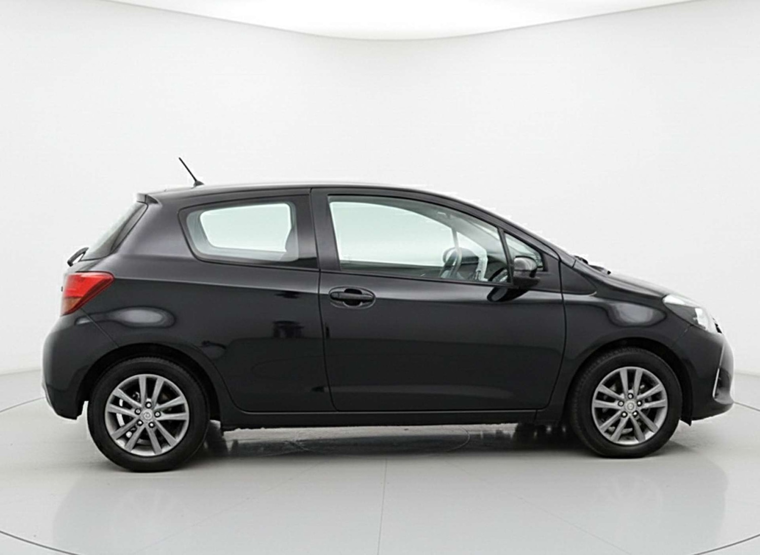 Used Toyota Yaris 2015 for sale - 77676587: Photo 18