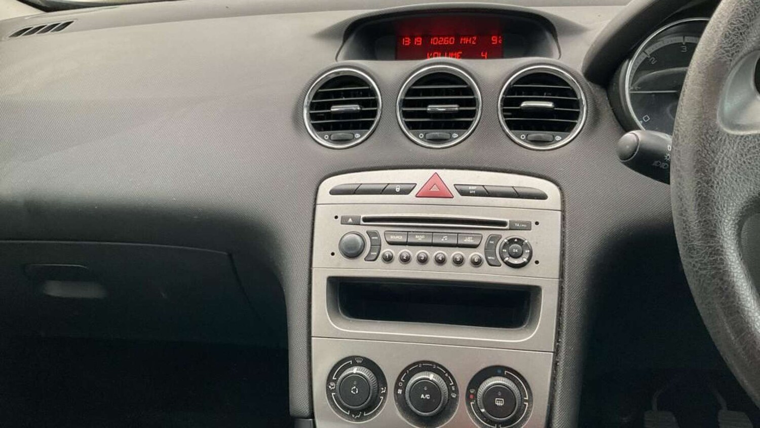 Used Peugeot 308 2011 for sale - 78122950: Photo 11