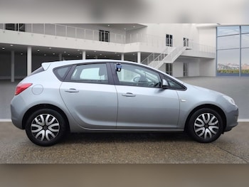Used Vauxhall Astra 2012 for sale - 76980060: Photo