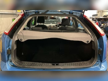 Used Ford Focus 2010 for sale - 77417573: Photo