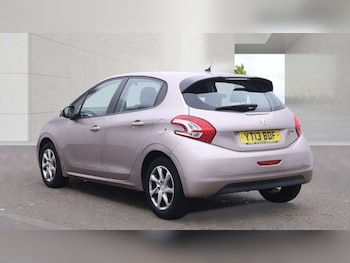 Used Peugeot 208 2013 for sale - 79216776: Photo