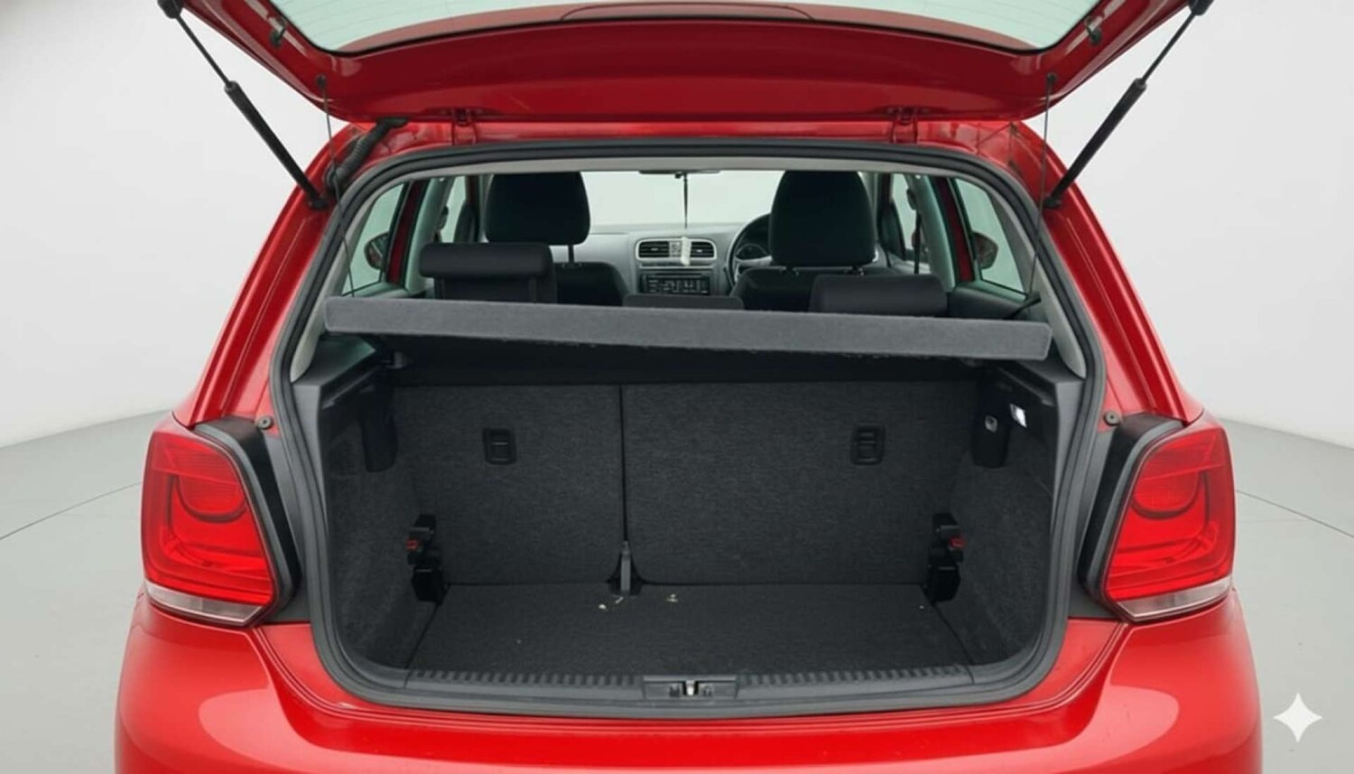 Used Volkswagen Polo 2010 for sale - 77368174: Photo 15