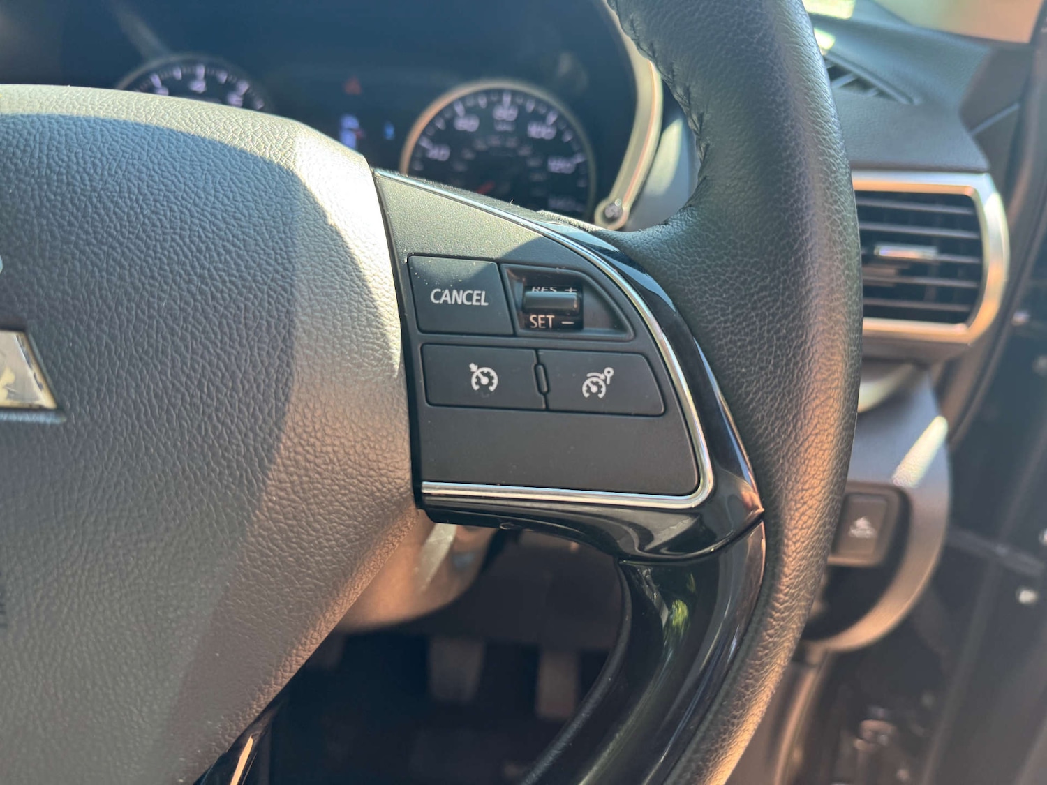 Used Mitsubishi Eclipse Cross 2019 for sale - 76363734: Photo 33