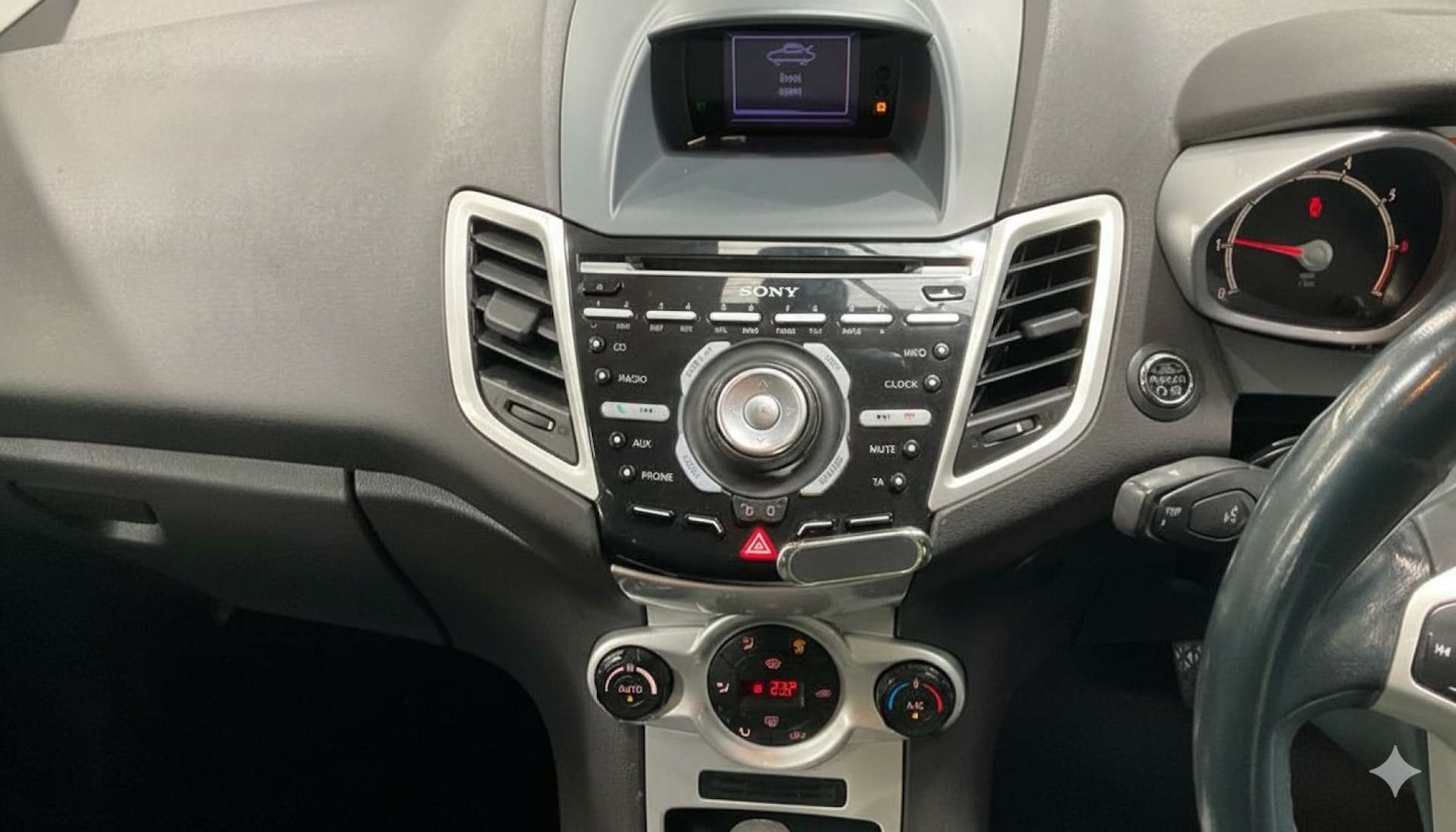 Used Ford Fiesta 2011 for sale - 77262805: Photo 19