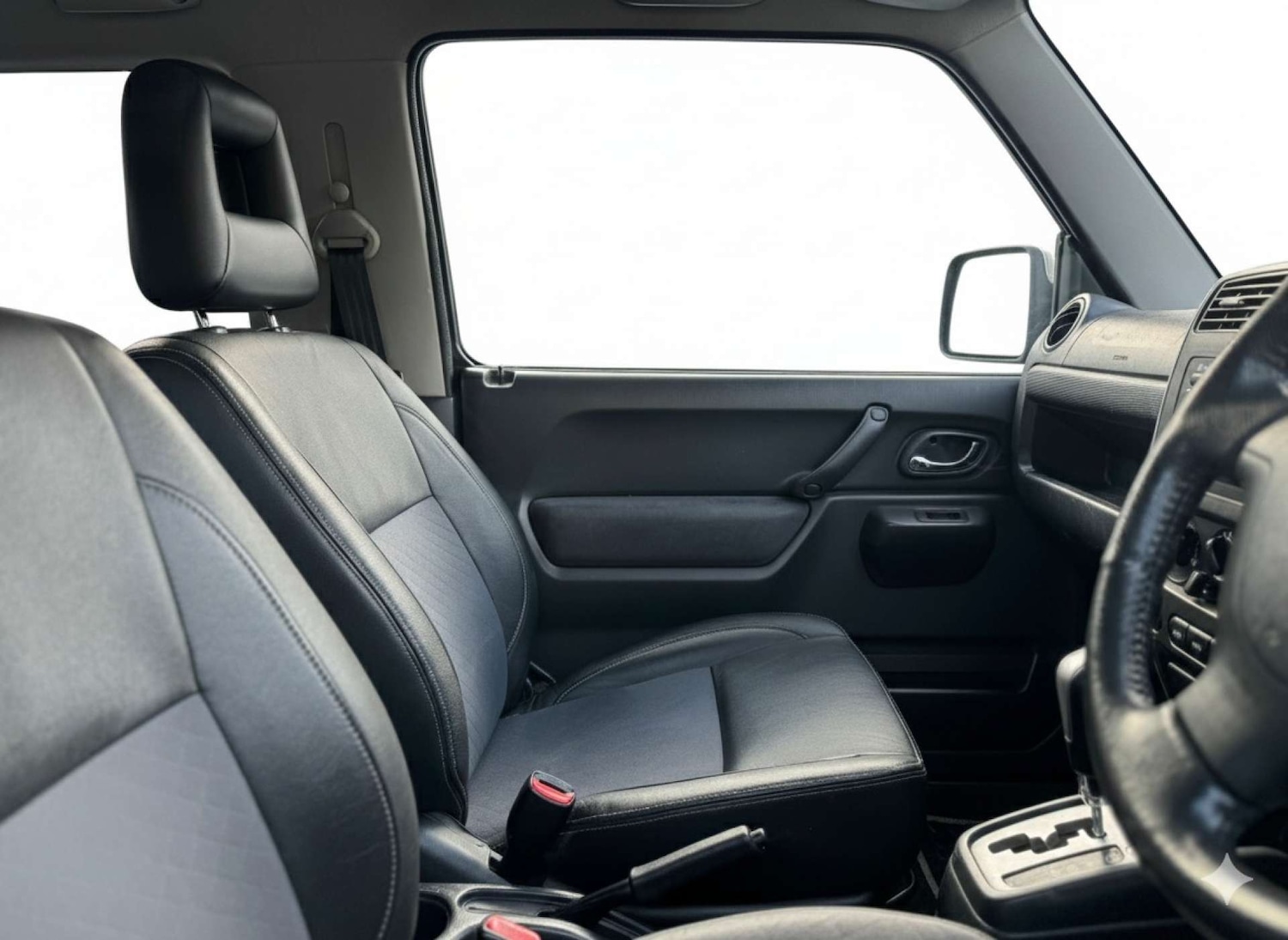 Used Suzuki Jimny 2010 for sale - 76526165: Photo 10