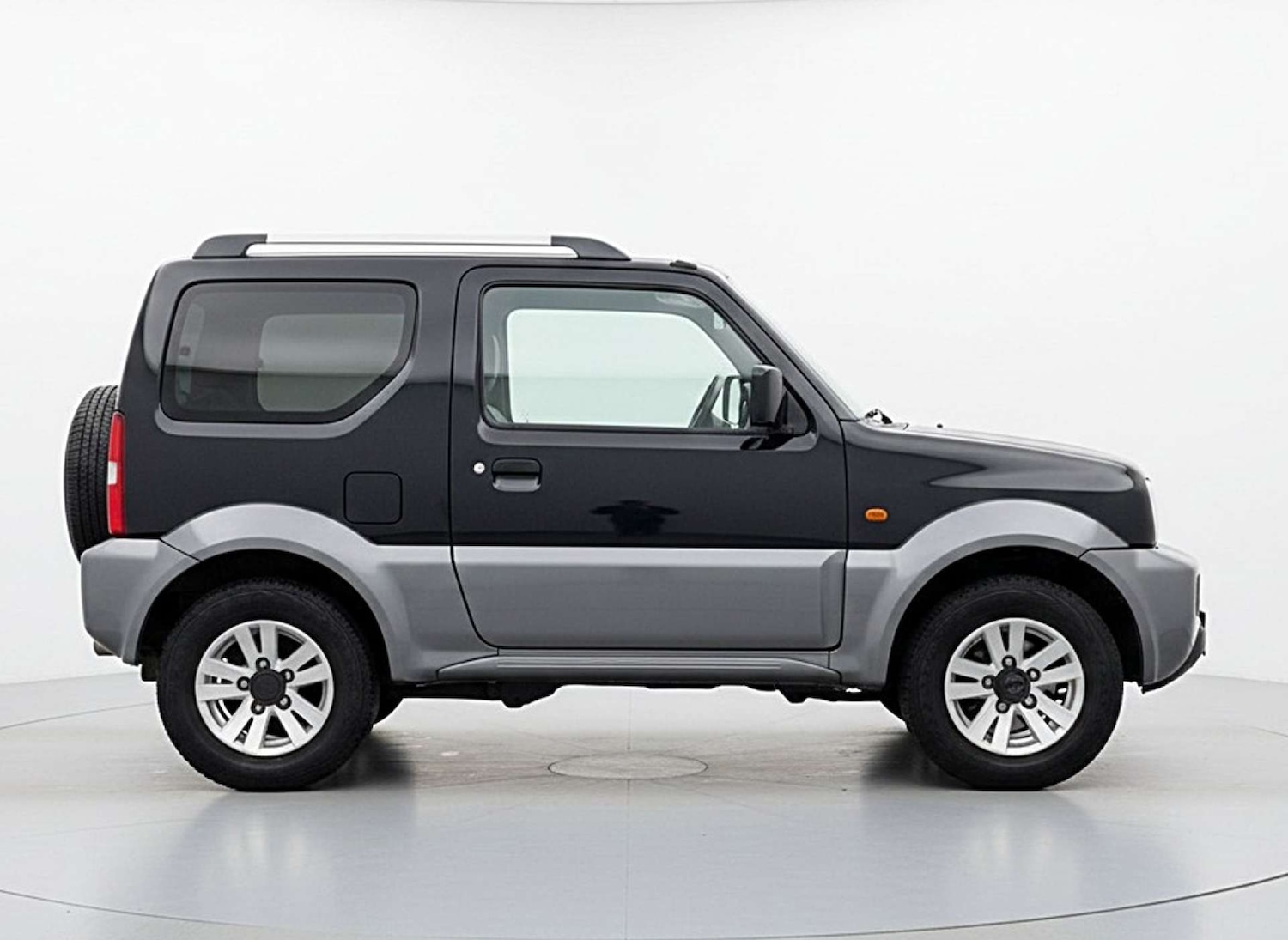 Used Suzuki Jimny 2010 for sale - 76526165: Photo 33