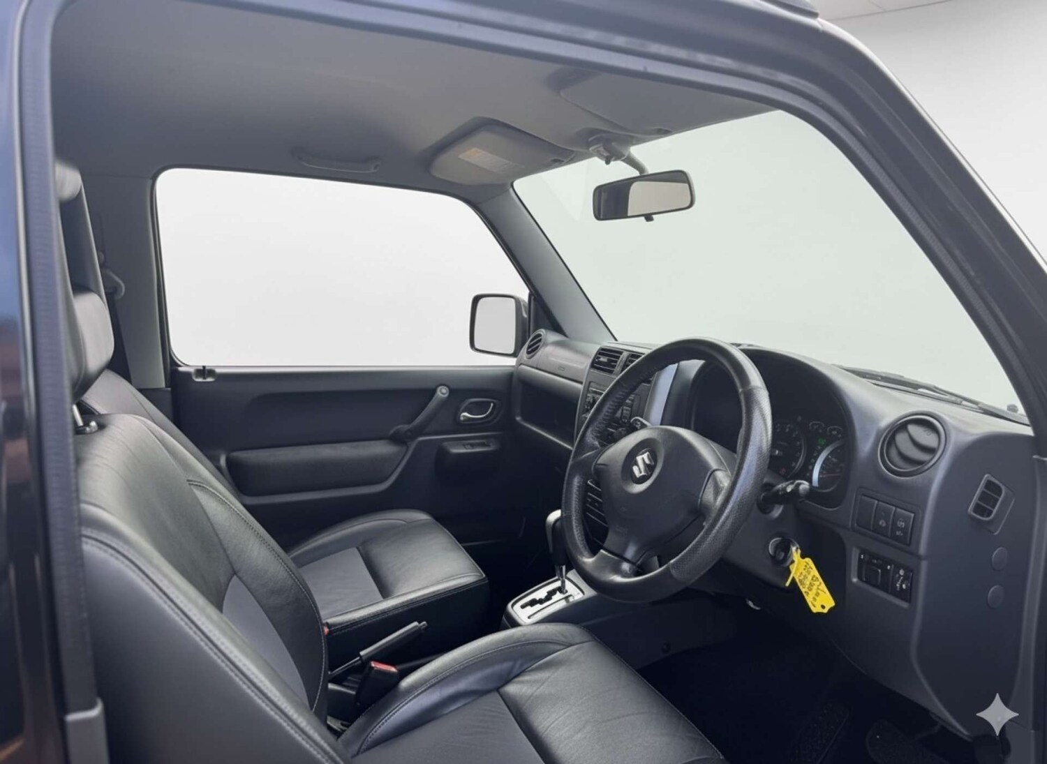 Used Suzuki Jimny 2010 for sale - 76526165: Photo 35