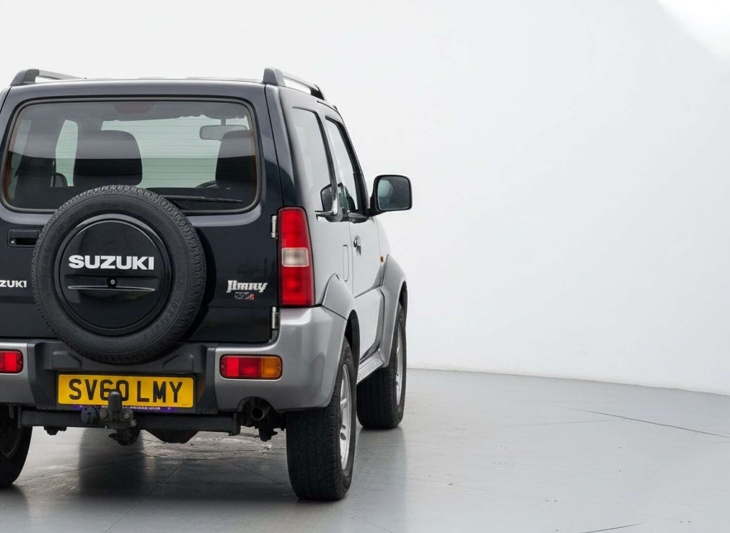 Used Suzuki Jimny 2010 for sale - 76526165: Photo 45