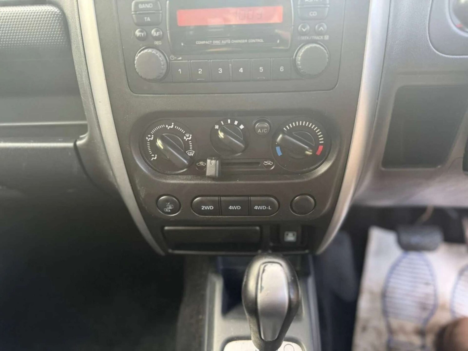 Used Suzuki Jimny 2010 for sale - 76526165: Photo 46