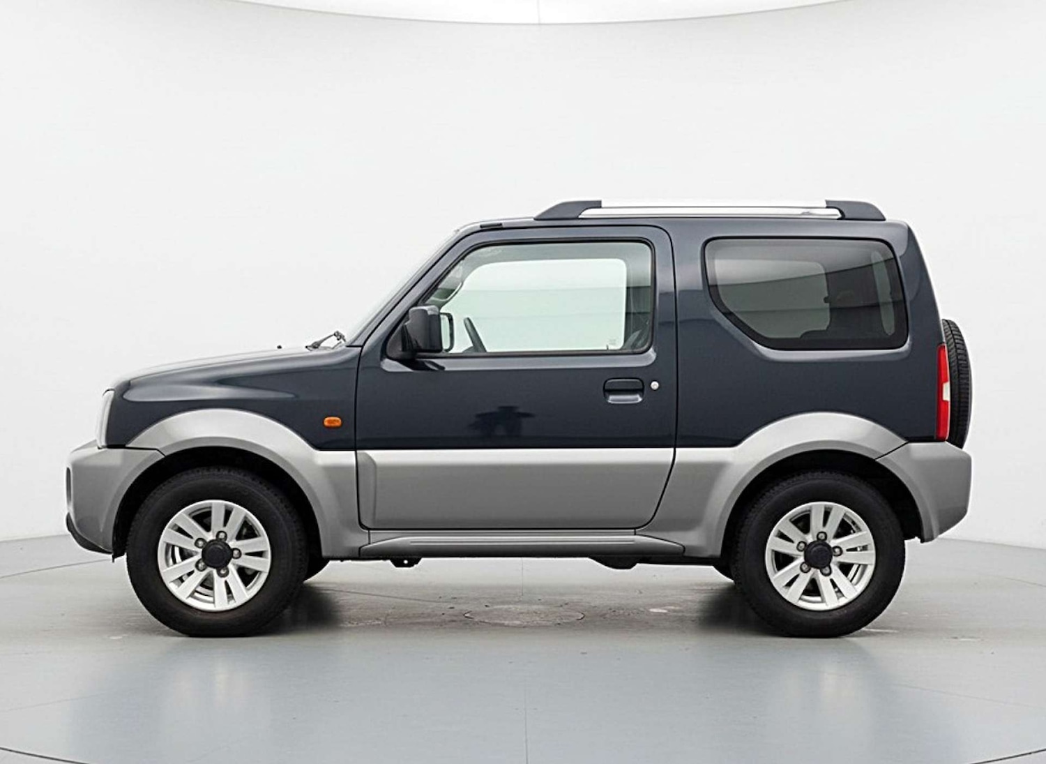 Used Suzuki Jimny 2010 for sale - 76526165: Photo 49