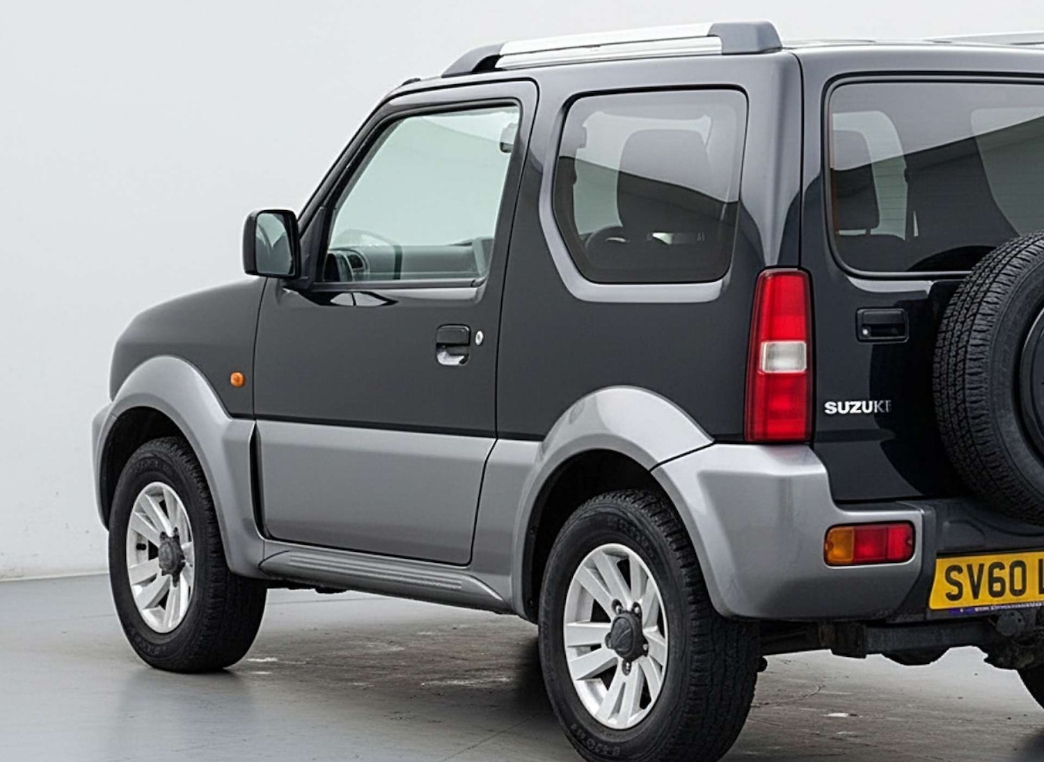 Used Suzuki Jimny 2010 for sale - 76526165: Photo 51