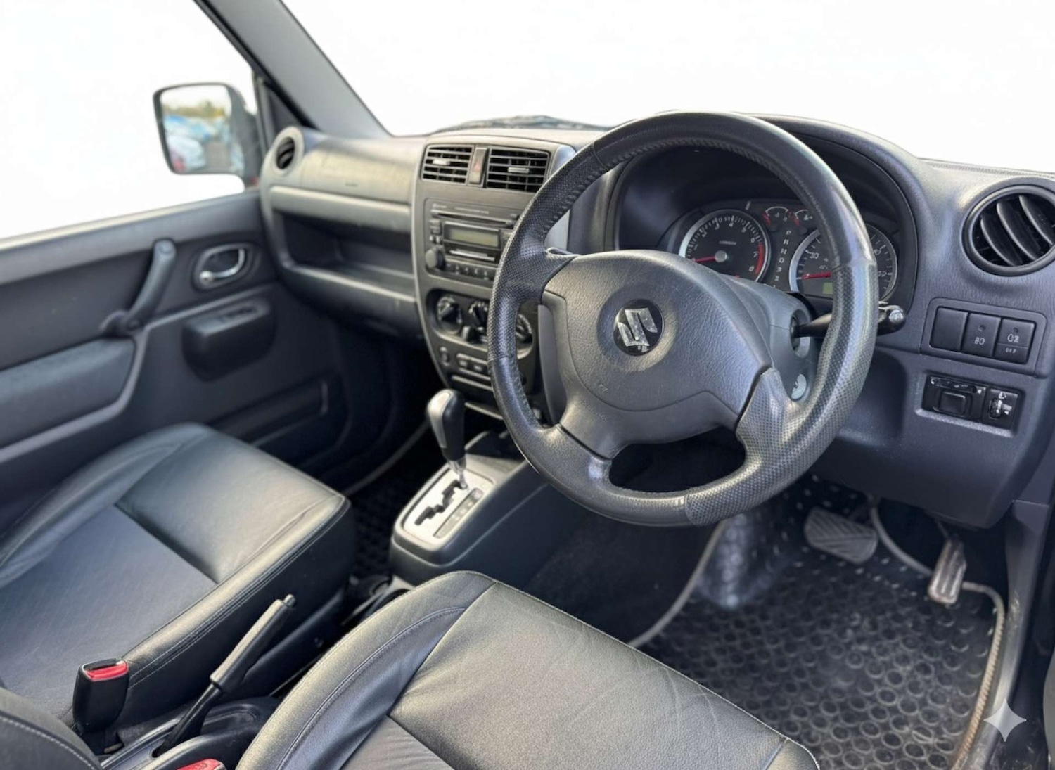 Used Suzuki Jimny 2010 for sale - 76526165: Photo 9