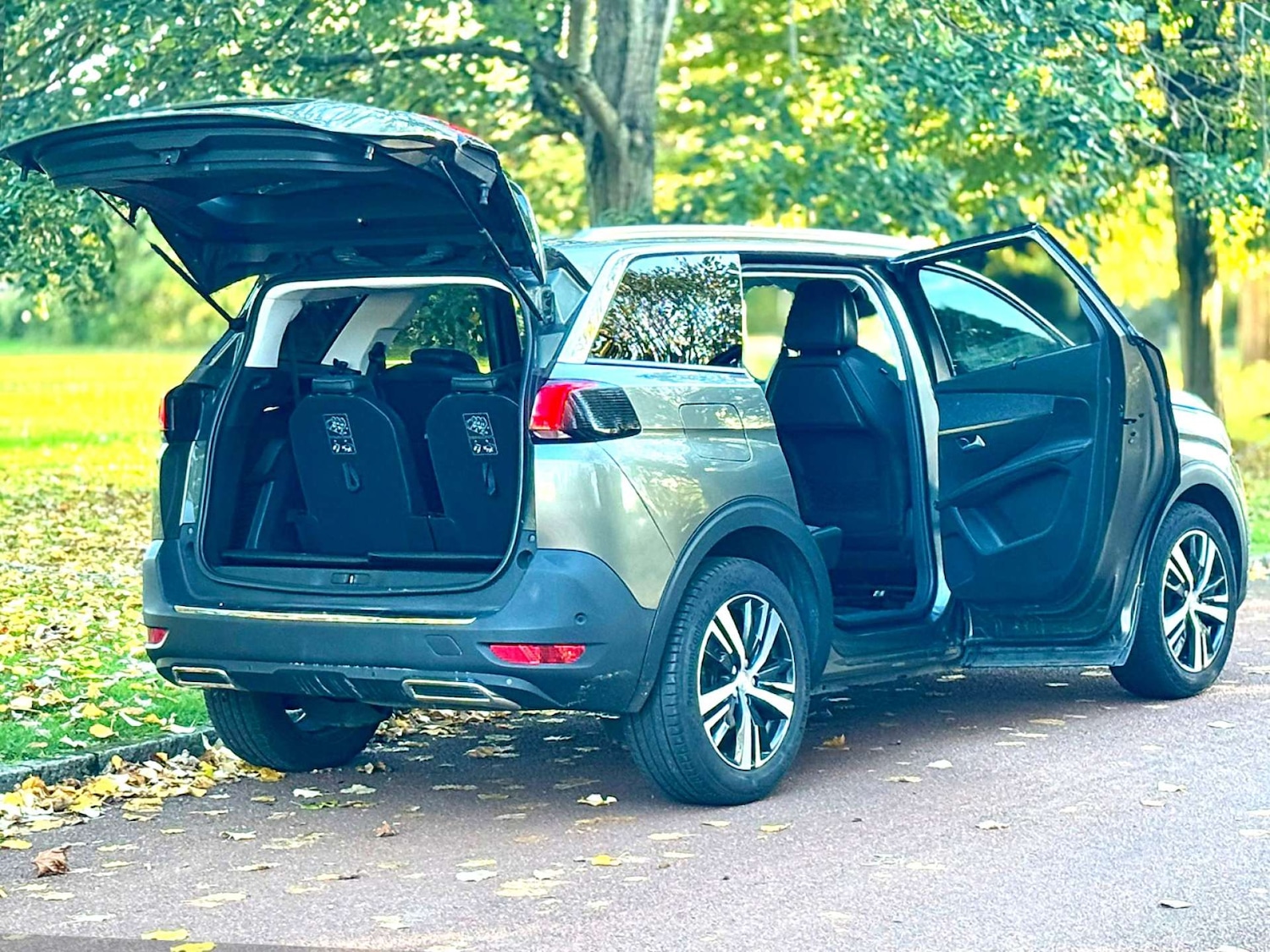 Used Peugeot 5008 2017 for sale - 76265227: Photo 25