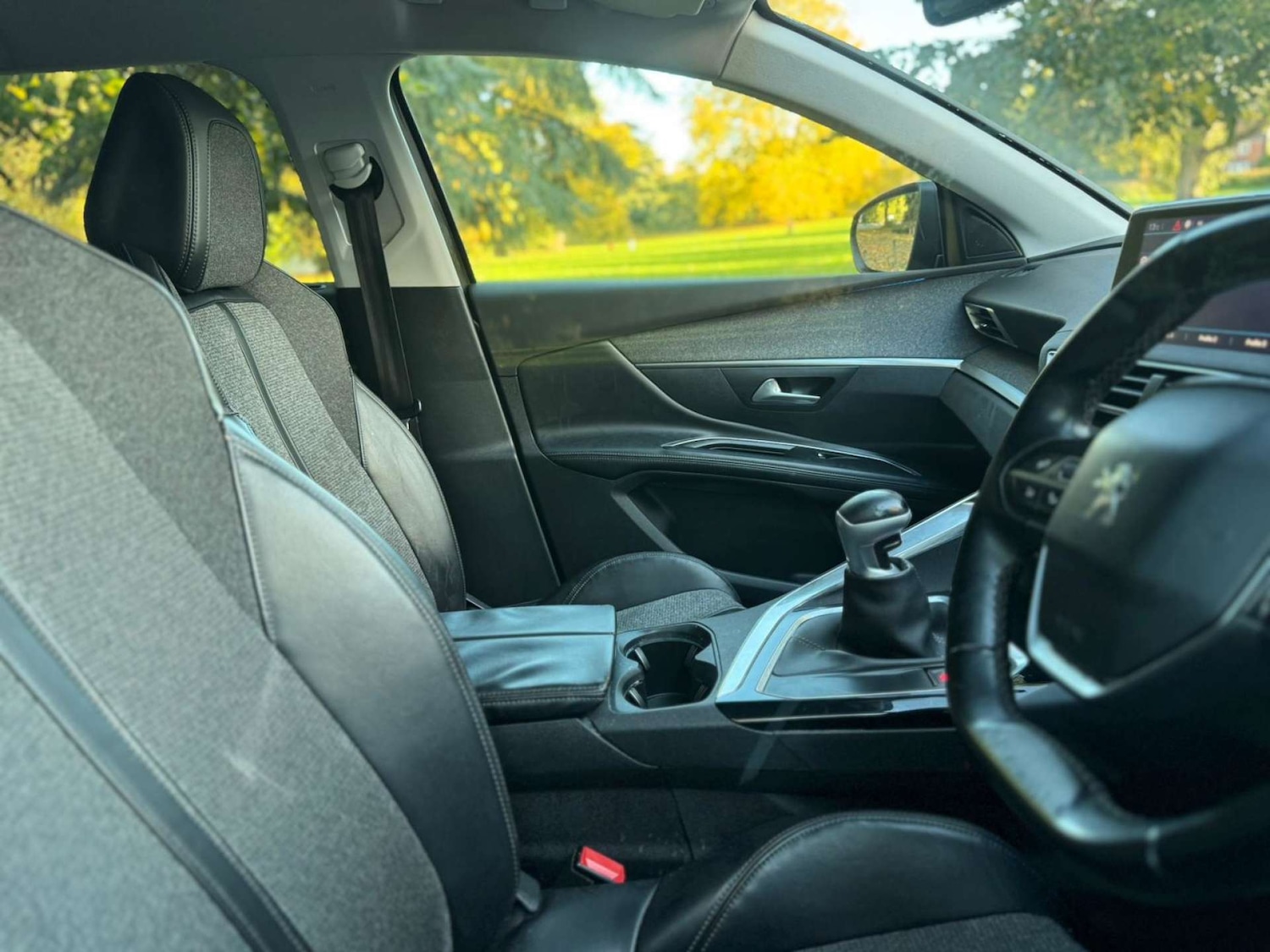 Used Peugeot 5008 2017 for sale - 76265227: Photo 32