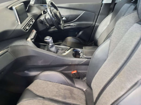 Used Peugeot 5008 2017 for sale - 76265227: Photo 6