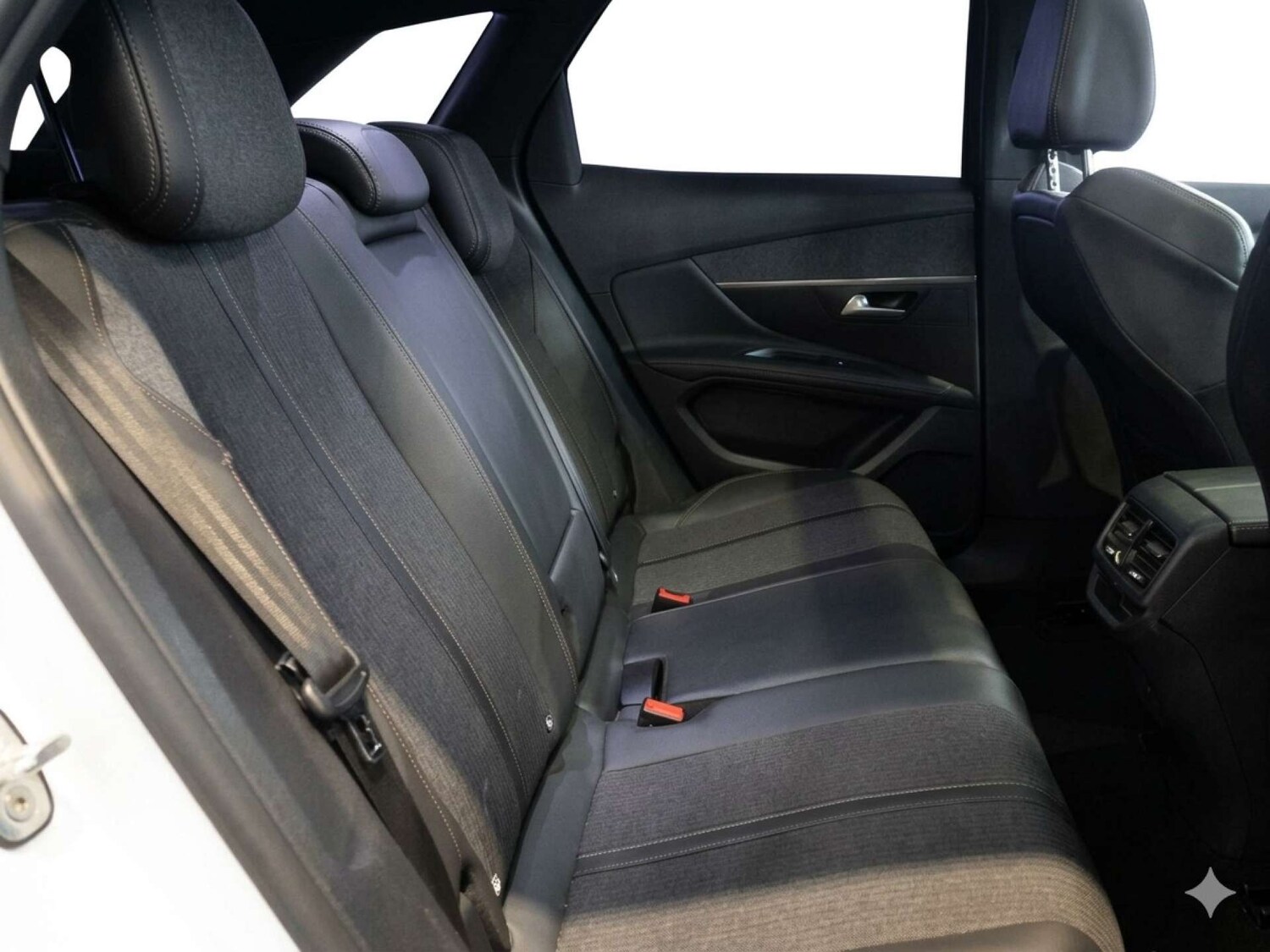 Used Peugeot 3008 2018 for sale - 77880412: Photo 16