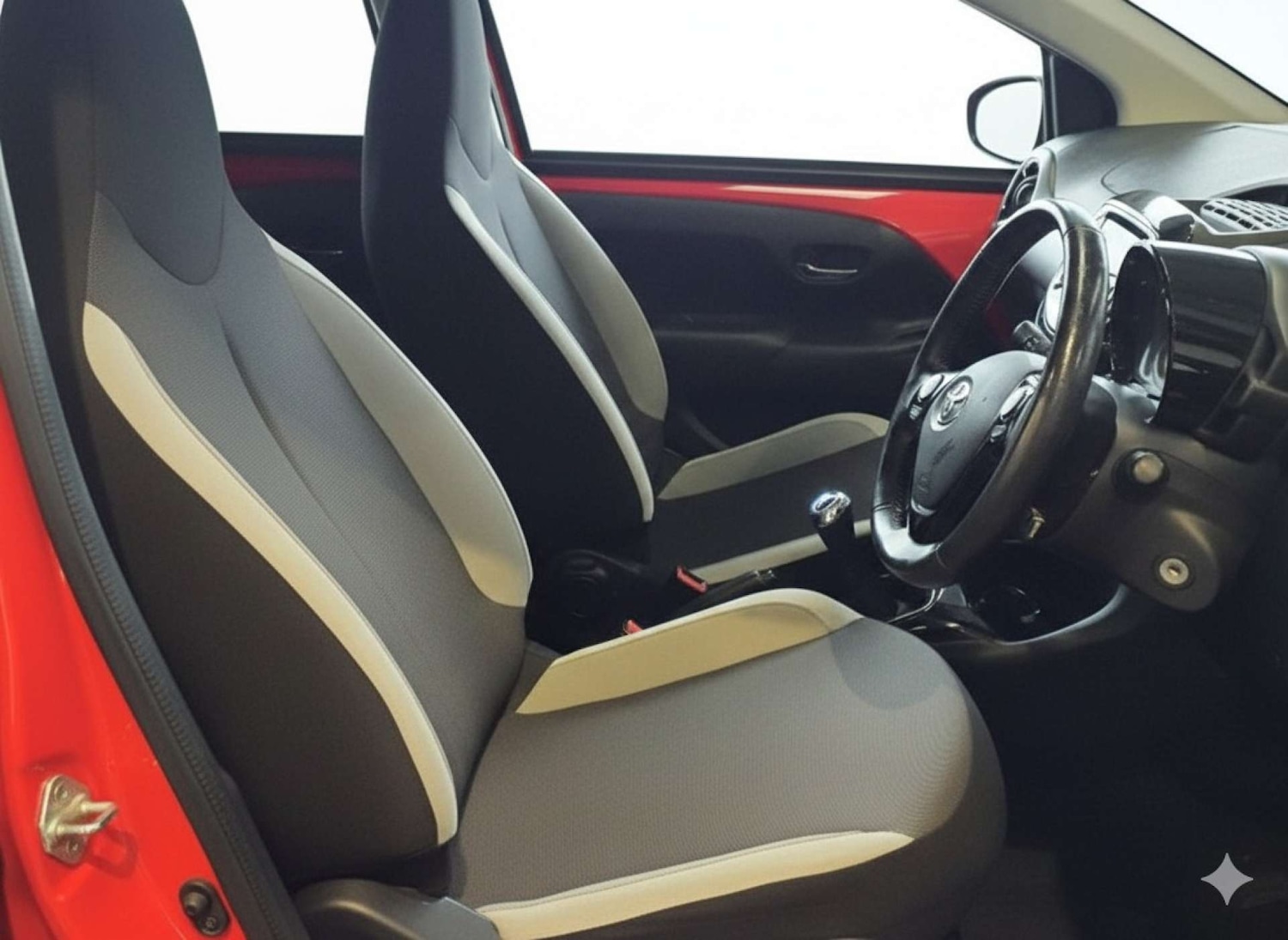 Used Toyota AYGO 2019 for sale - 77575821: Photo 14