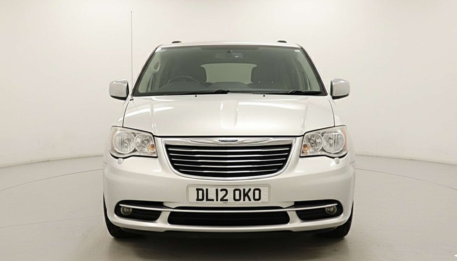 Used Chrysler Voyager 2012 for sale - 77090220: Photo 2