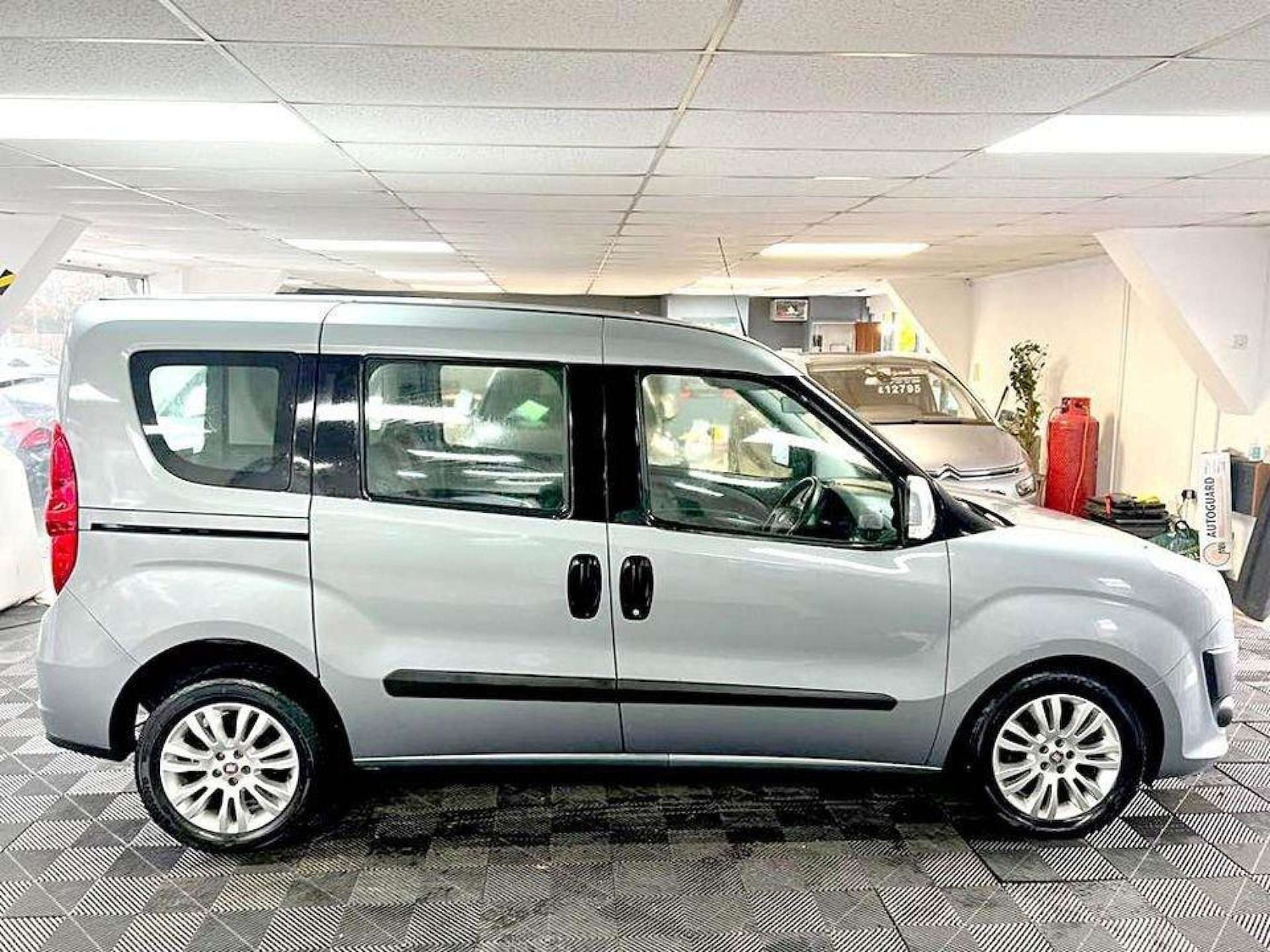 Used Fiat Doblo 2011 for sale - 76363537: Photo 6