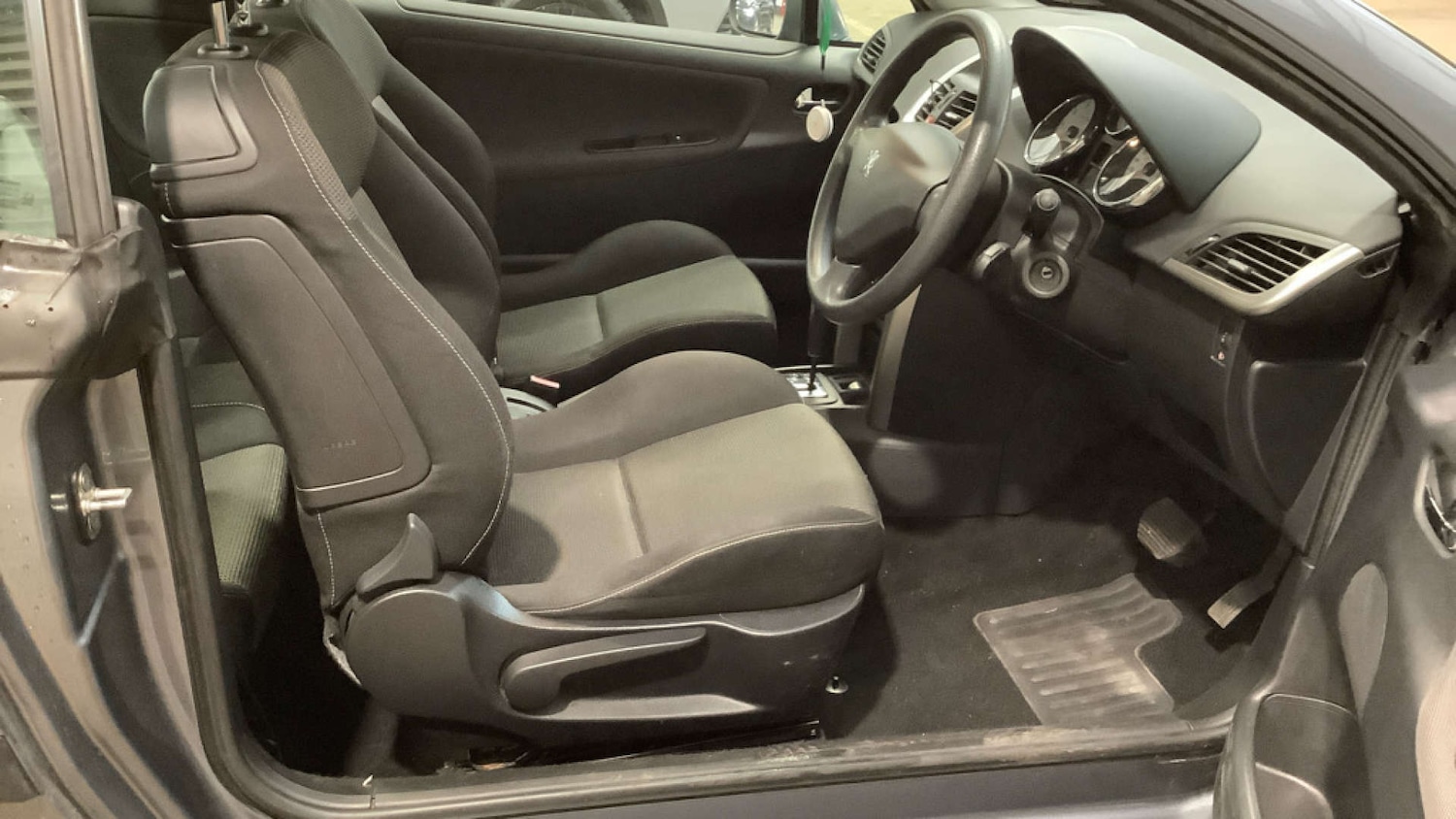 Used Peugeot 207 2011 for sale - 78148809: Photo 7