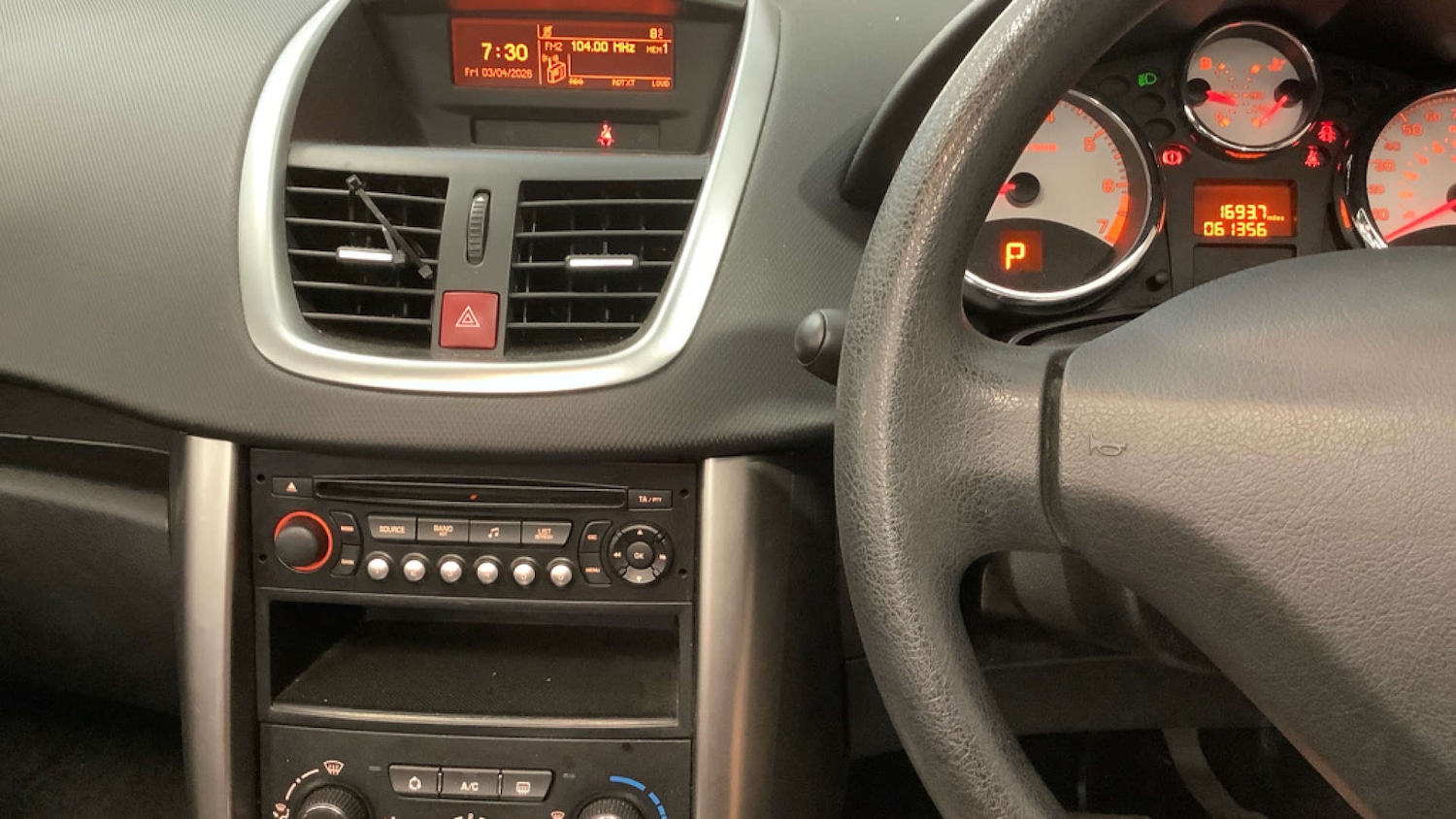 Used Peugeot 207 2011 for sale - 78148809: Photo 9