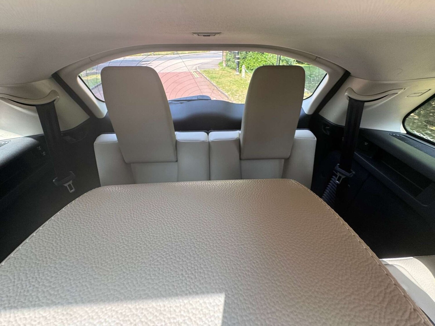 Used Land Rover Discovery Sport 2015 for sale - 77353616: Photo 11