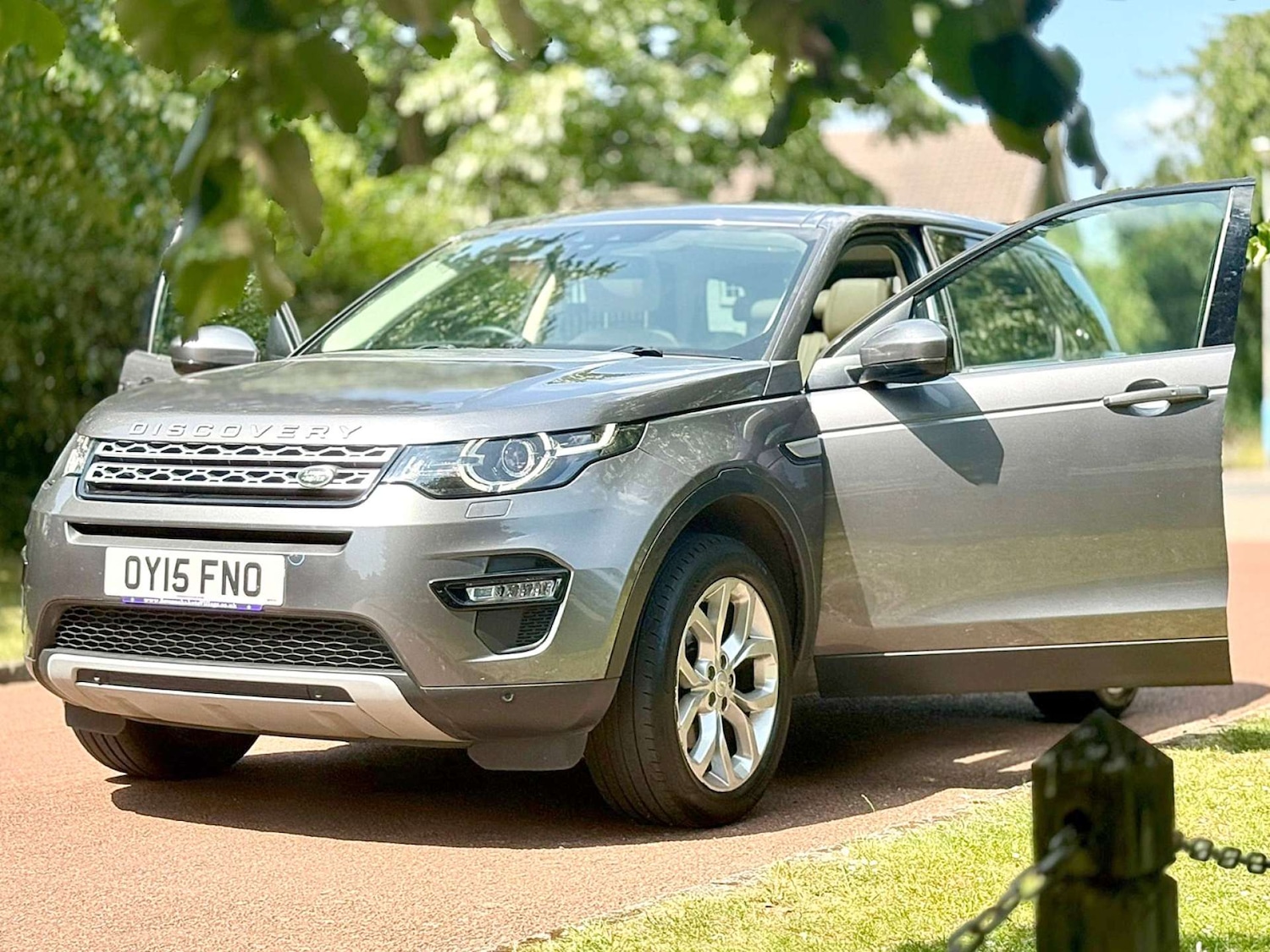 Used Land Rover Discovery Sport 2015 for sale - 77353616: Photo 4
