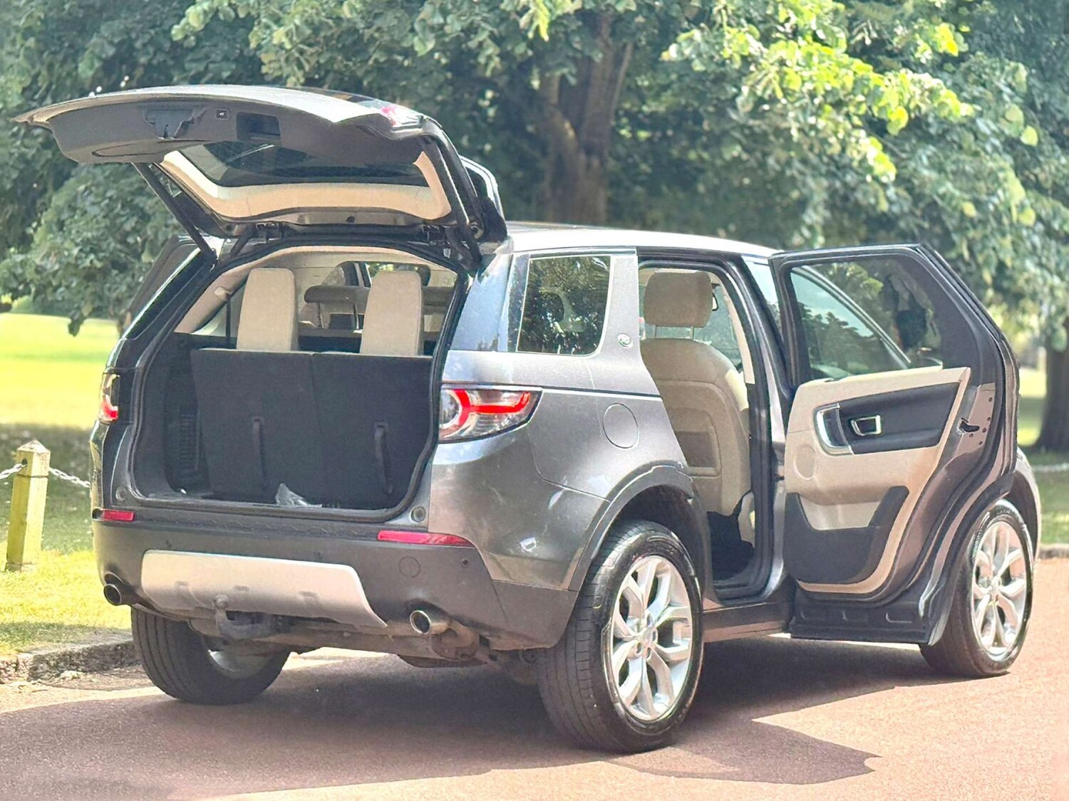 Used Land Rover Discovery Sport 2015 for sale - 77353616: Photo 46