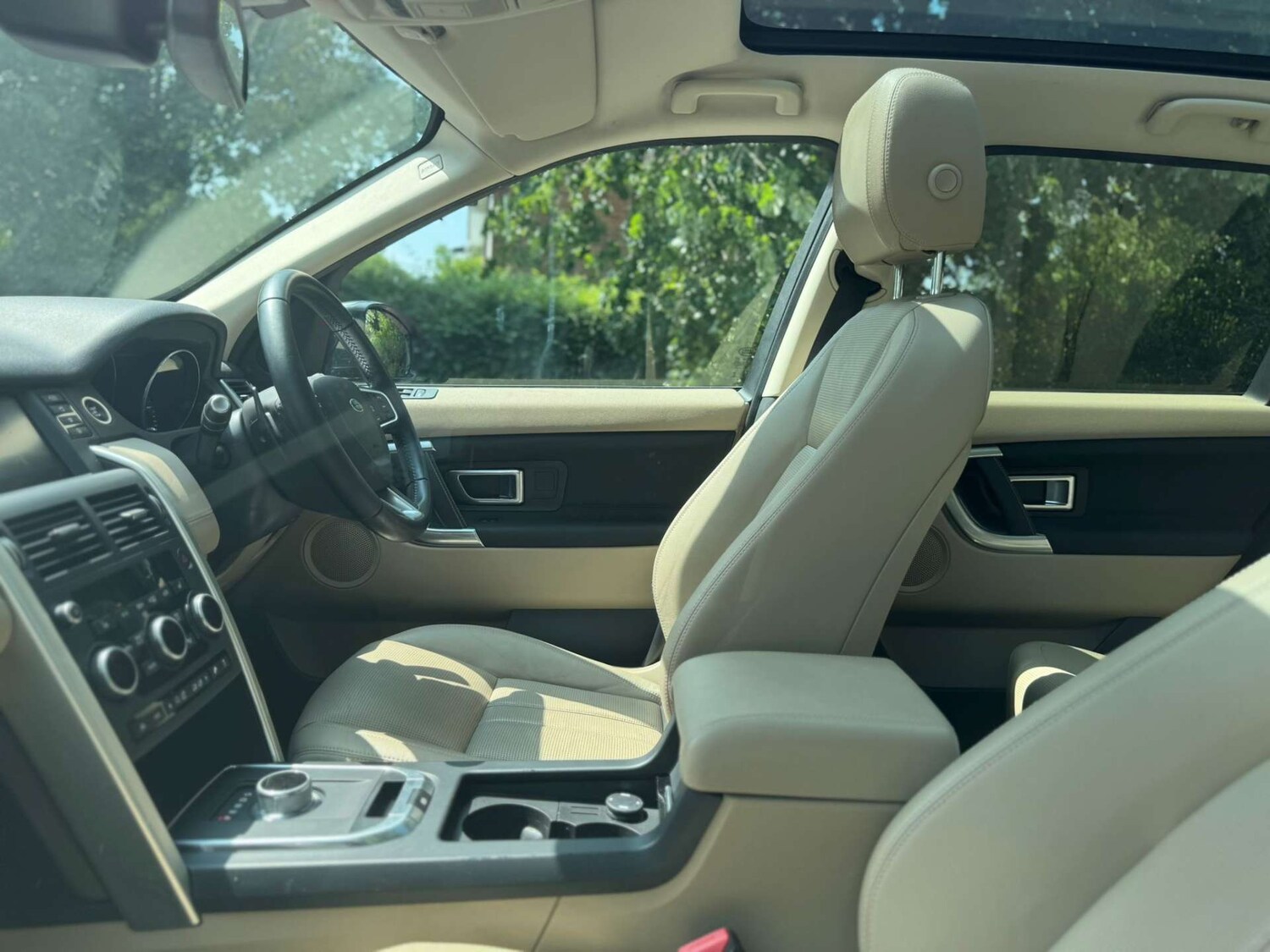 Used Land Rover Discovery Sport 2015 for sale - 77353616: Photo 8