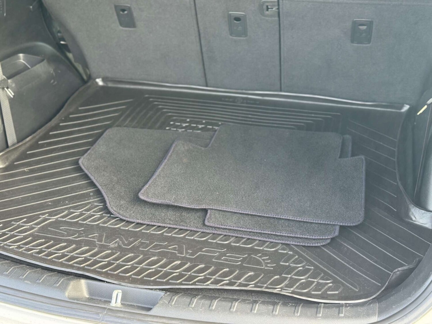 Used Hyundai Santa Fe 2016 for sale - 77492493: Photo 28