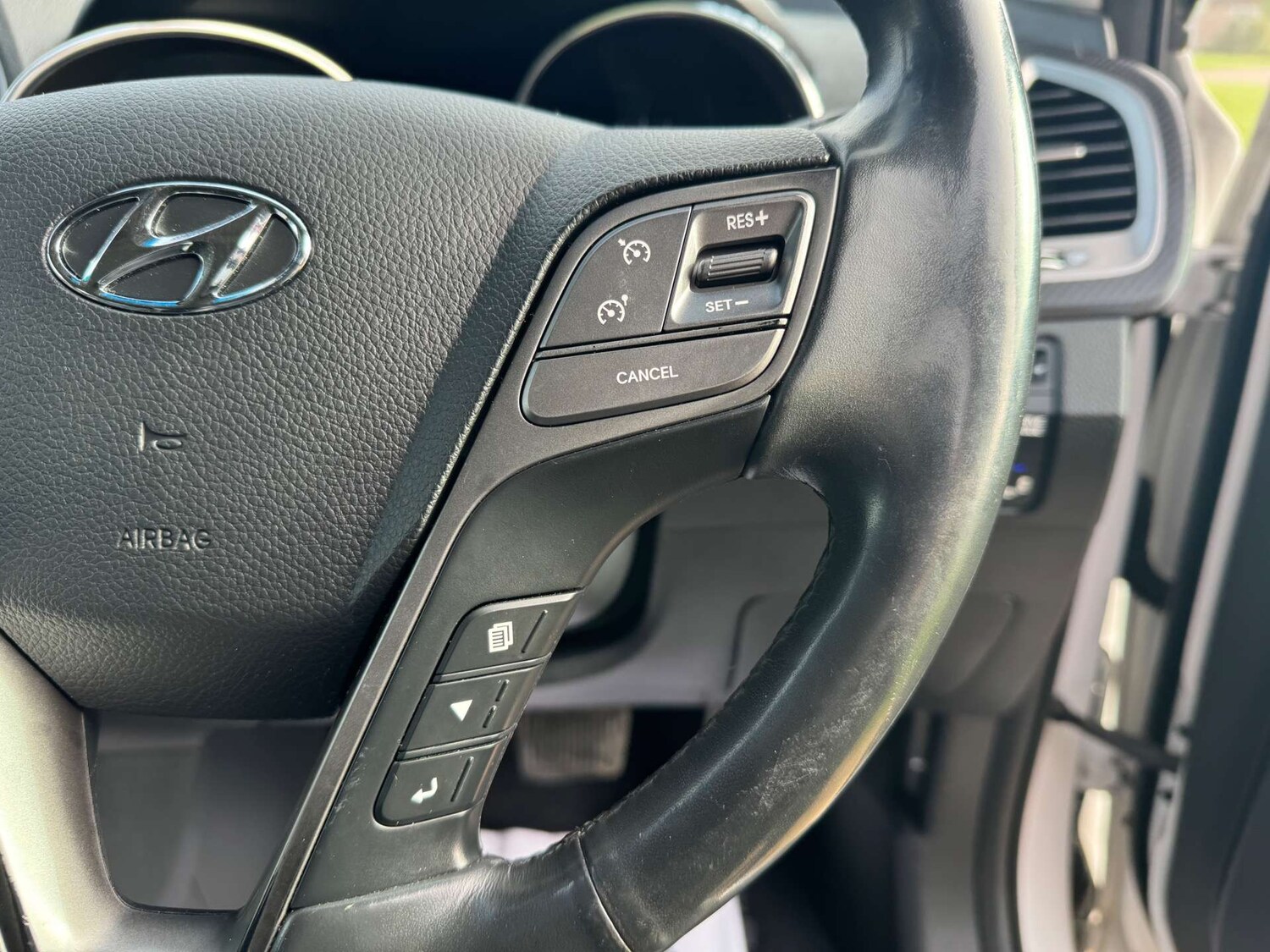 Used Hyundai Santa Fe 2016 for sale - 77492493: Photo 50