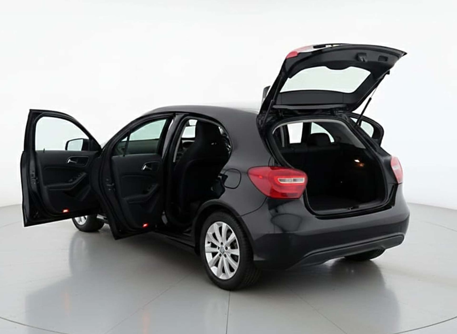 Used Mercedes-Benz A-Class 2015 for sale - 77504061: Photo 11