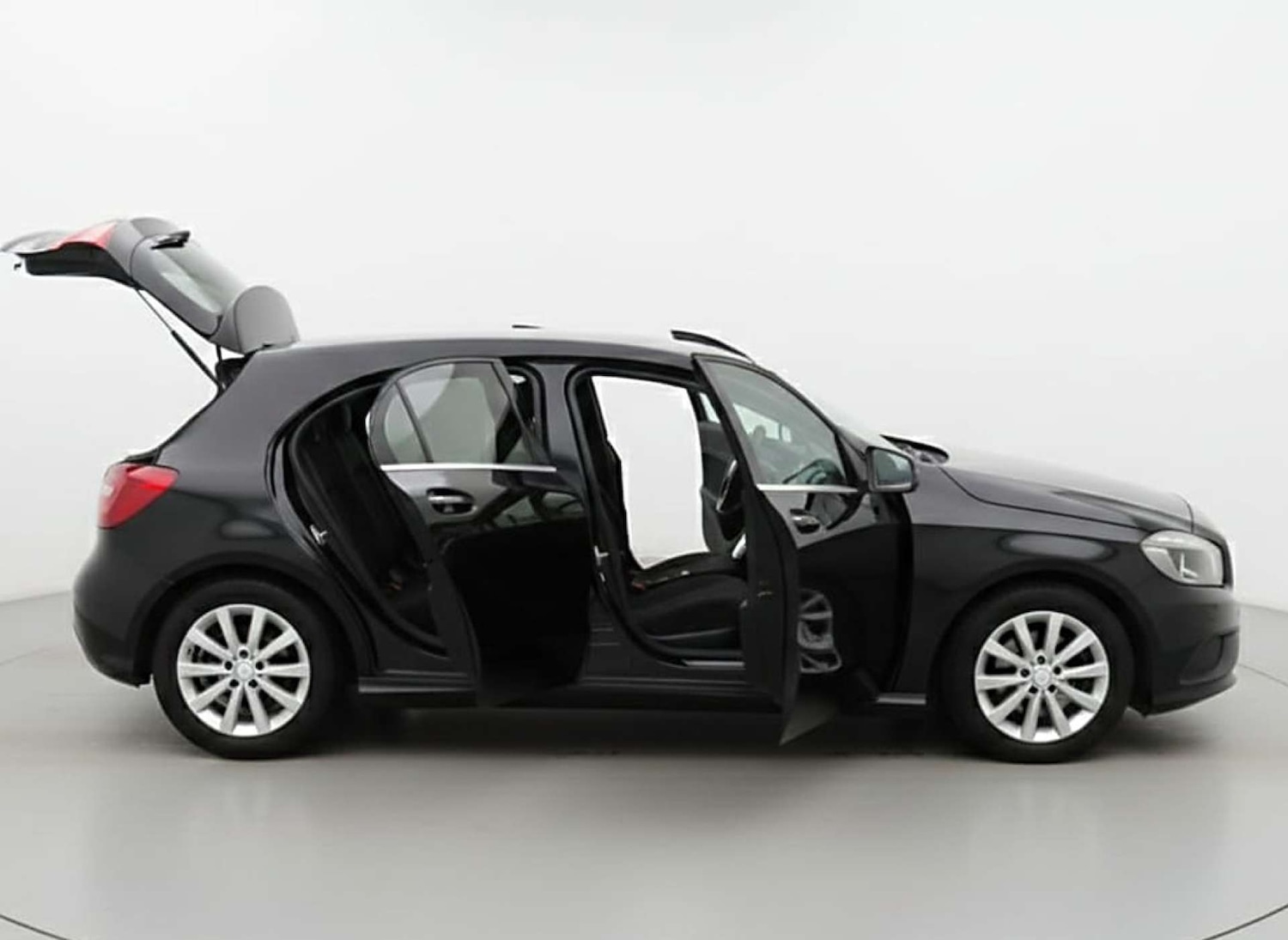 Used Mercedes-Benz A-Class 2015 for sale - 77504061: Photo 9