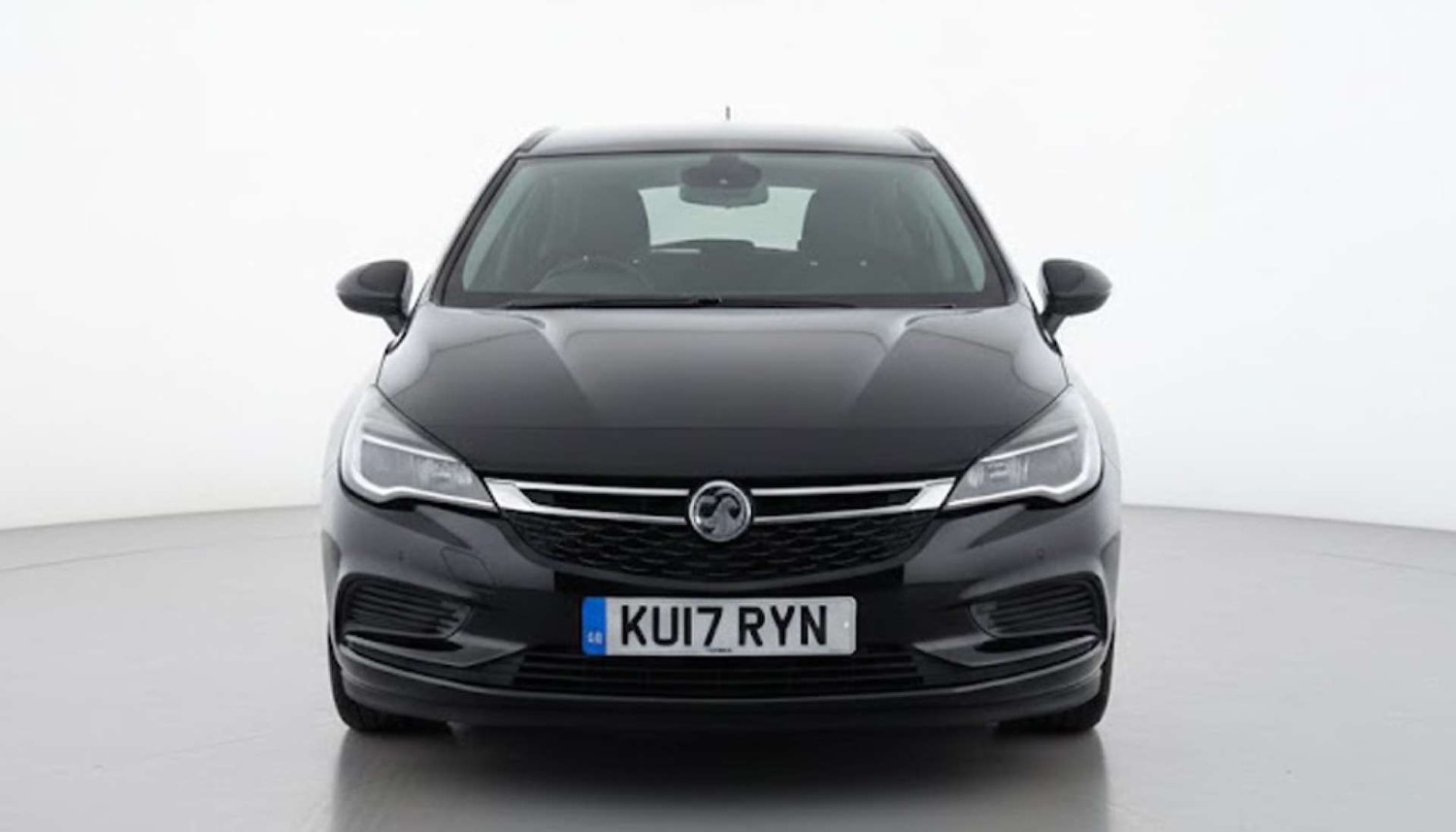 Used Vauxhall Astra 2017 for sale - 76659853: Photo 2