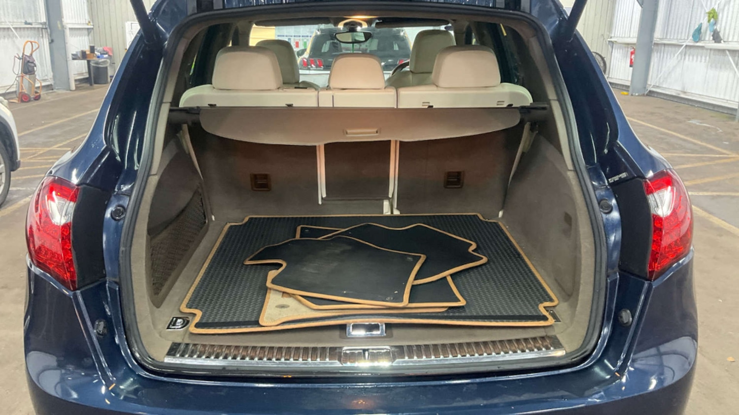 Used Porsche Cayenne 2011 for sale - 77830698: Photo 5