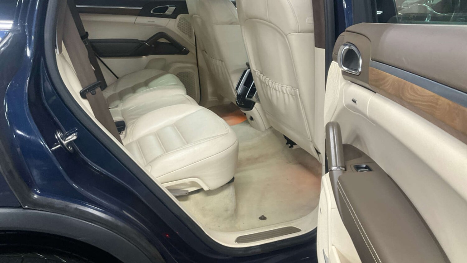 Used Porsche Cayenne 2011 for sale - 77830698: Photo 7