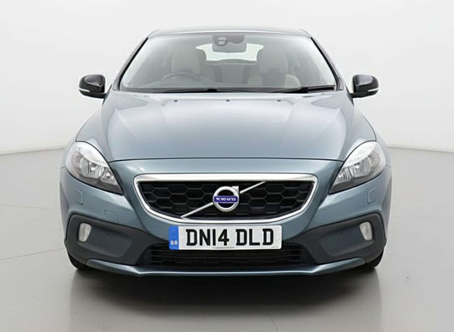 Used Volvo V40 2014 for sale - 77676595: Photo 2