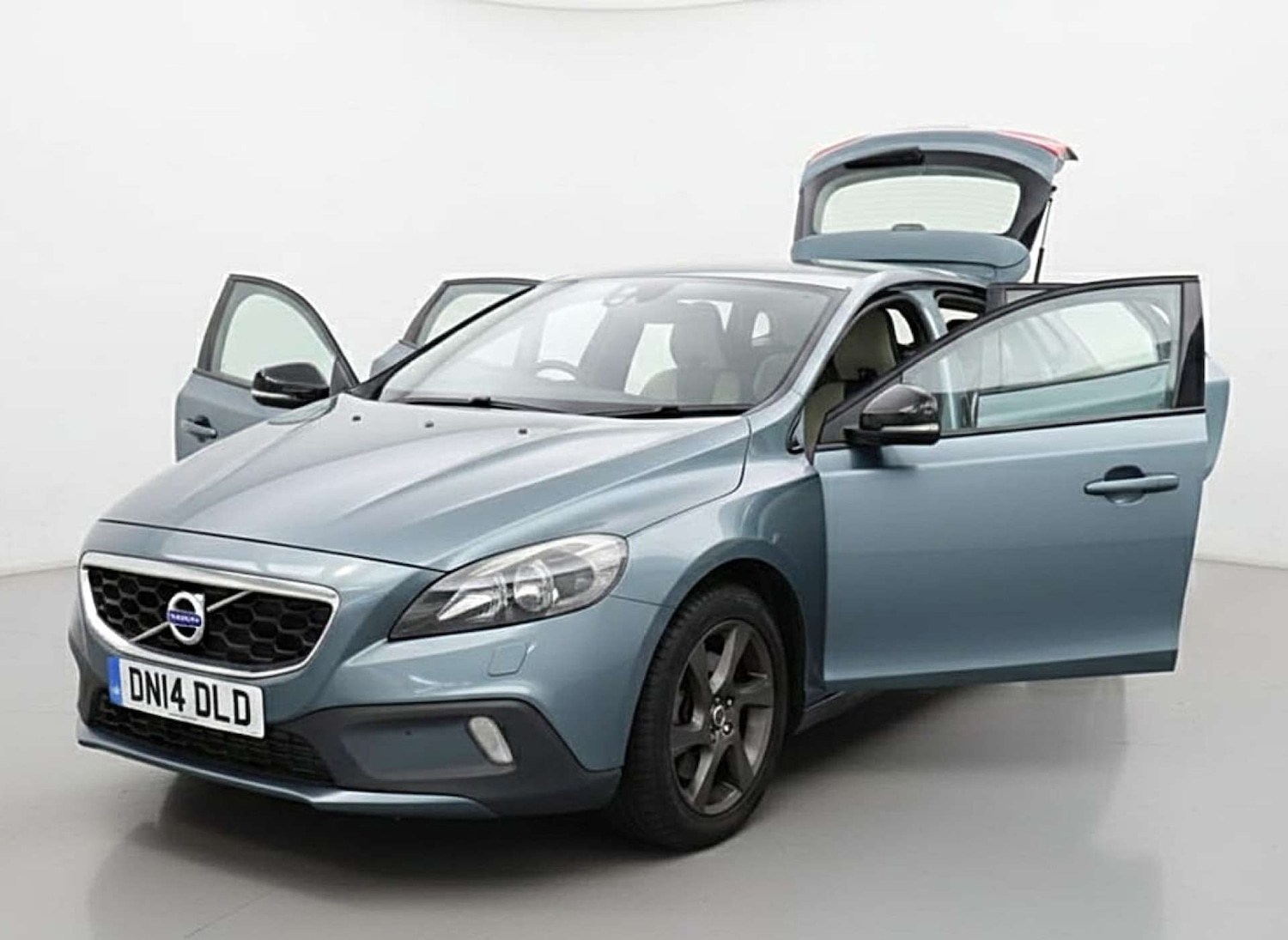 Used Volvo V40 2014 for sale - 77676595: Photo 4