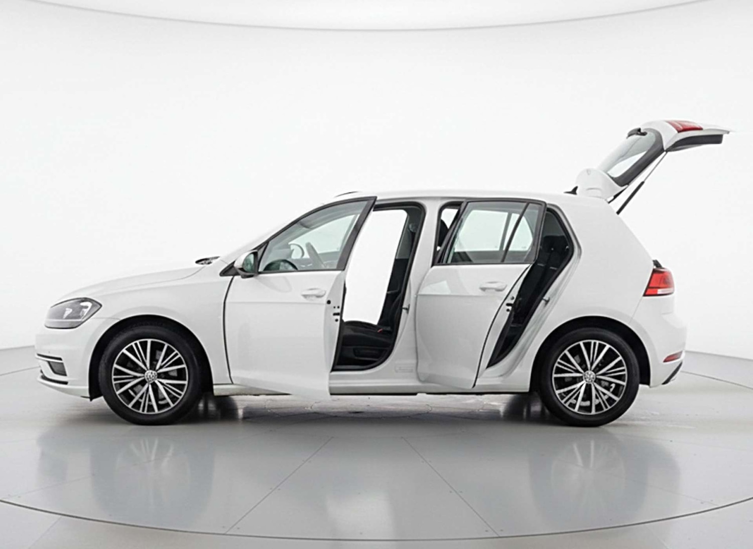 Used Volkswagen Golf 2018 for sale - 77240432: Photo 13