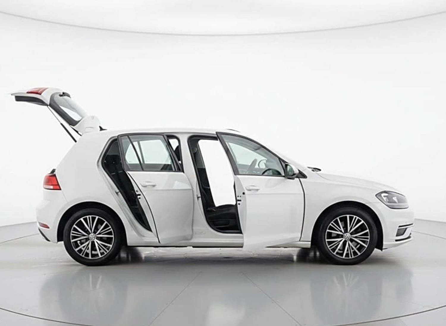 Used Volkswagen Golf 2018 for sale - 77240432: Photo 16