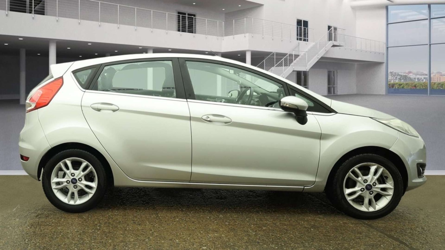 Used Ford Fiesta 2015 for sale - 77228439: Photo 4