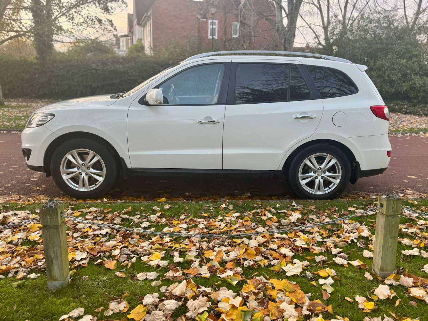 Used Hyundai Santa Fe 2011 for sale - 76544298: Photo 13