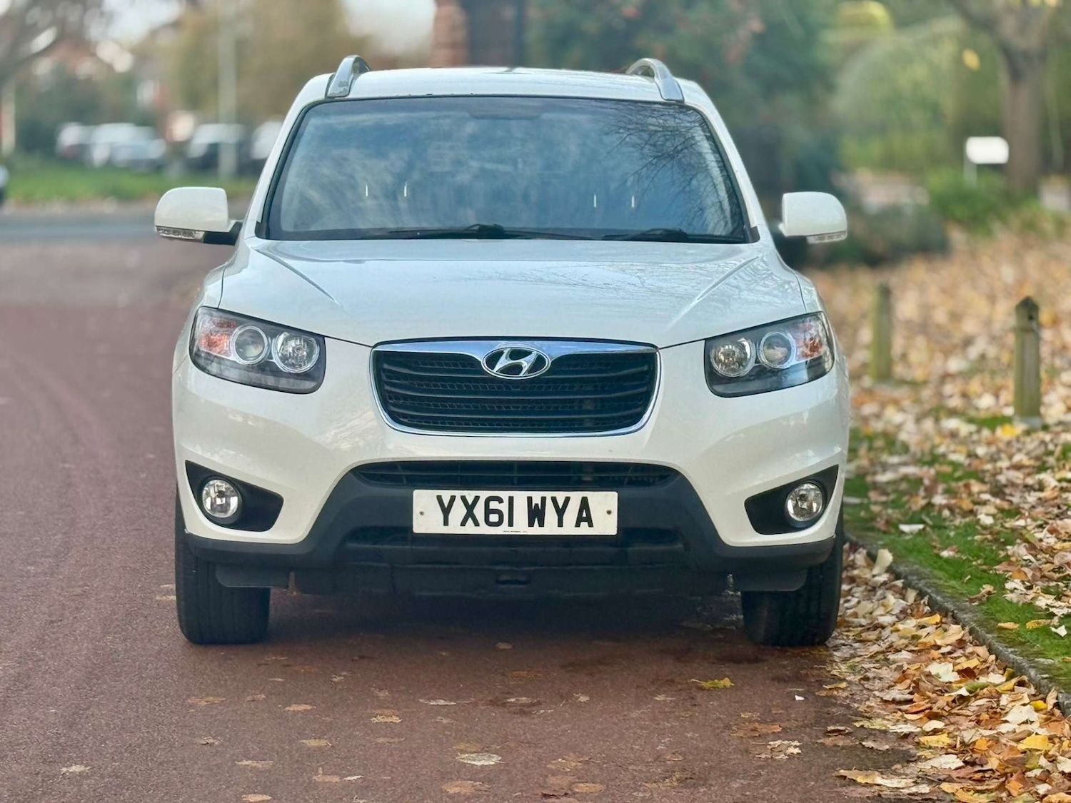 Used Hyundai Santa Fe 2011 for sale - 76544298: Photo 2