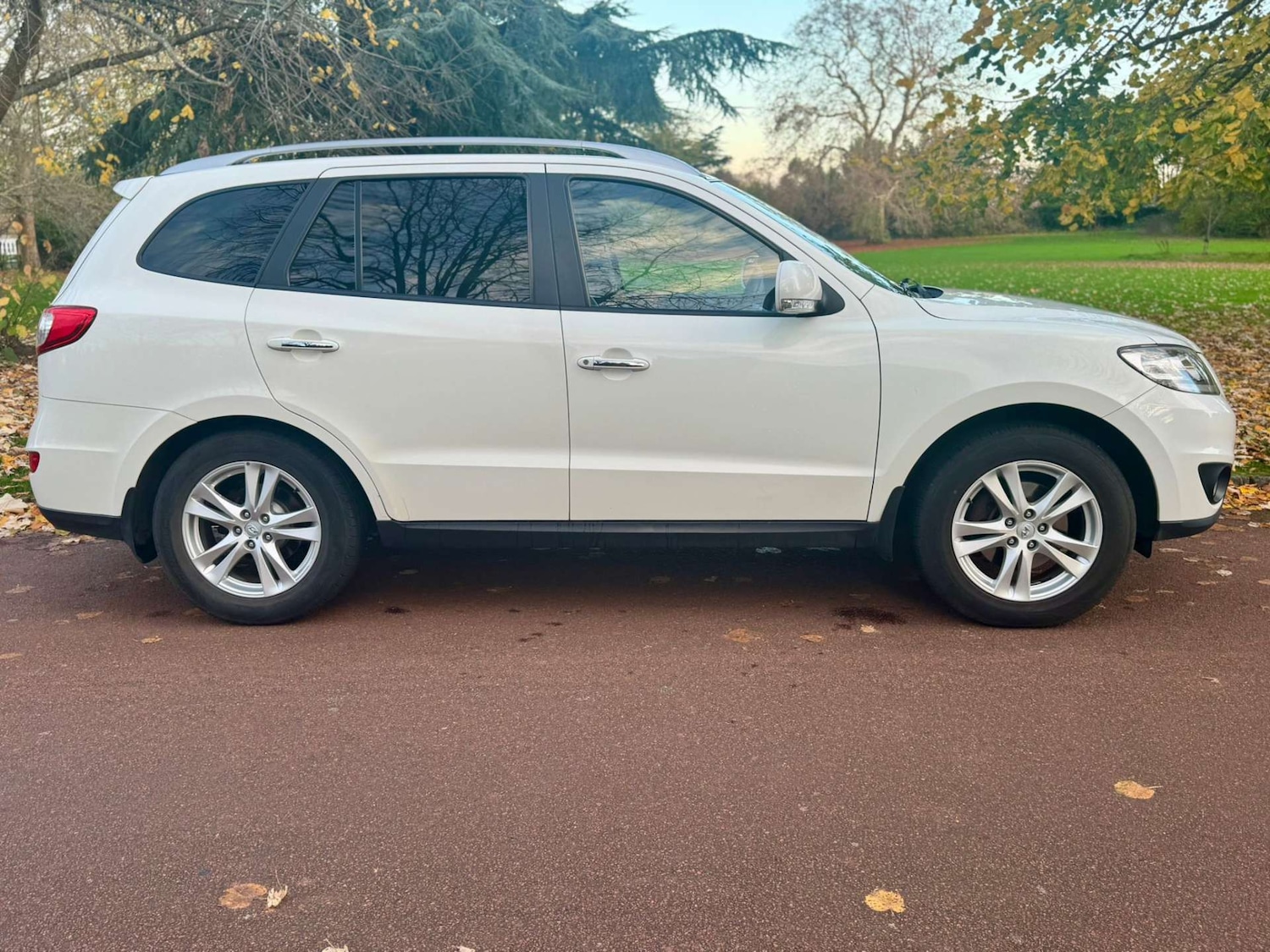 Used Hyundai Santa Fe 2011 for sale - 76544298: Photo 20