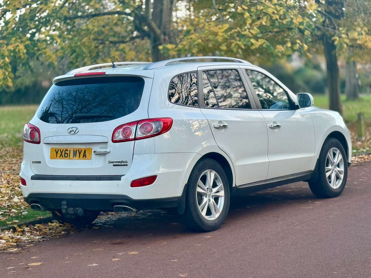 Used Hyundai Santa Fe 2011 for sale - 76544298: Photo 21