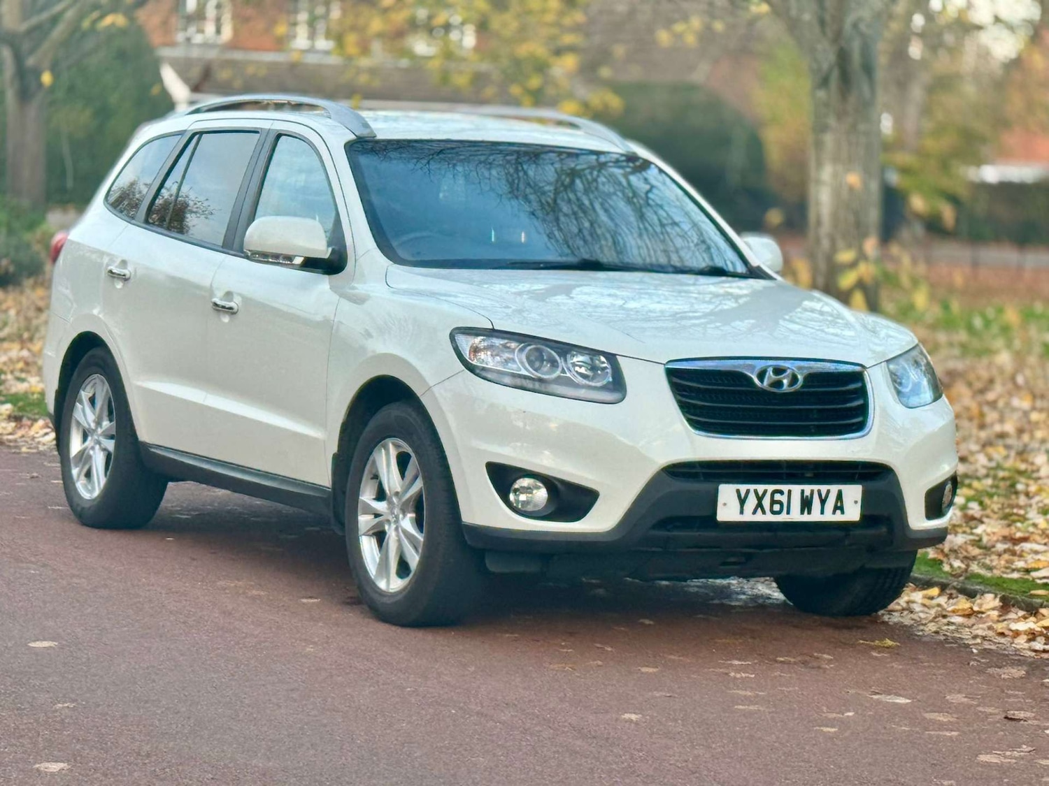 Used Hyundai Santa Fe 2011 for sale - 76544298: Photo 22