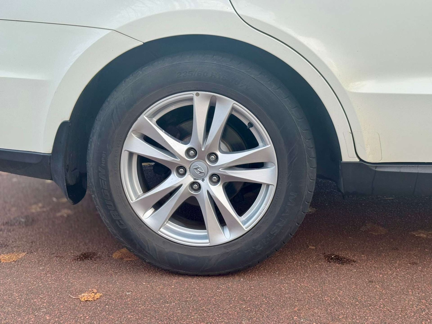 Used Hyundai Santa Fe 2011 for sale - 76544298: Photo 24