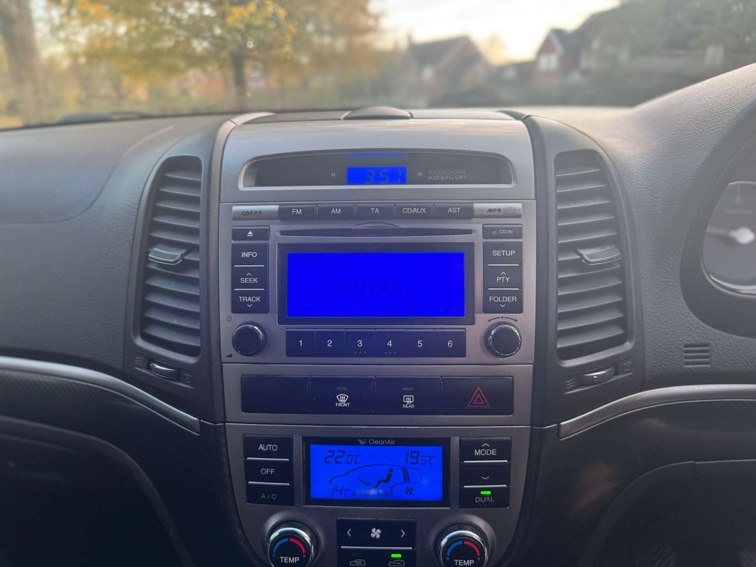 Used Hyundai Santa Fe 2011 for sale - 76544298: Photo 28