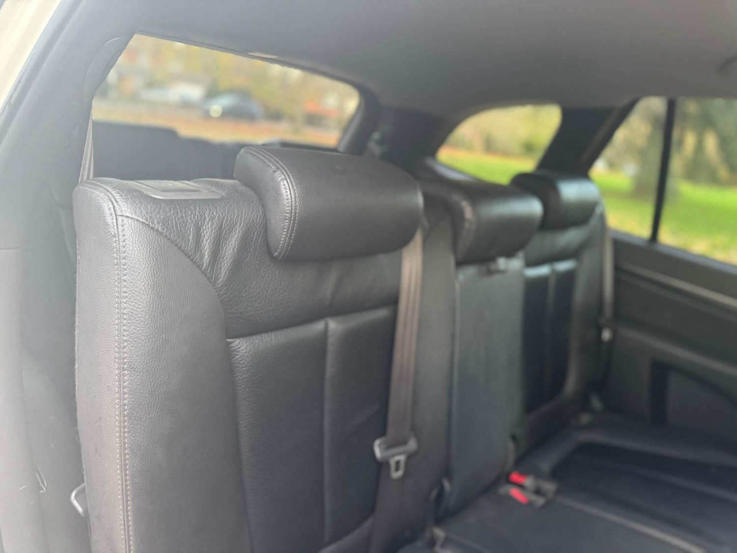 Used Hyundai Santa Fe 2011 for sale - 76544298: Photo 32