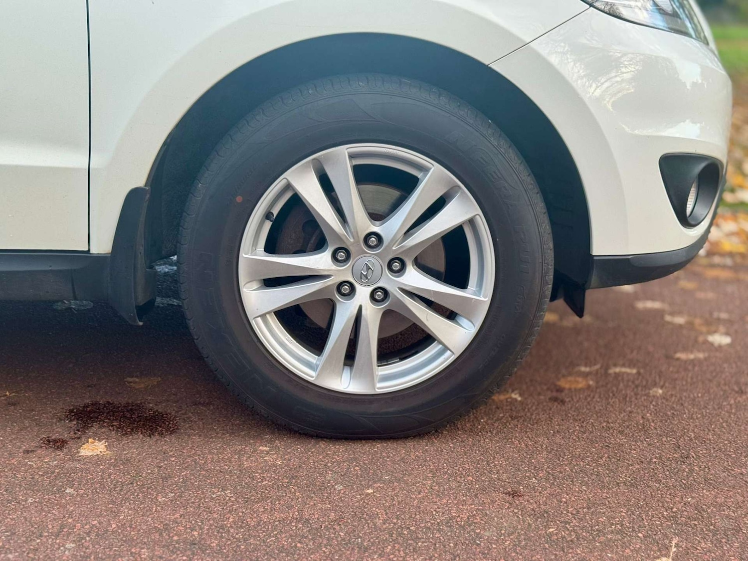 Used Hyundai Santa Fe 2011 for sale - 76544298: Photo 35